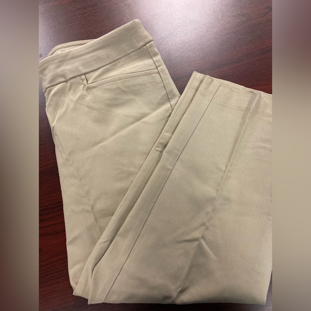💛TODAY***$13**George beige stretch split leg capris styling Nylon rayon spandex